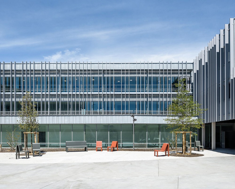 Lycée polyvalent - Observatoire BBC